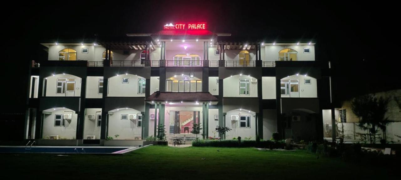 Oyo 83300 Hotel City Palace אלוואר מראה חיצוני תמונה